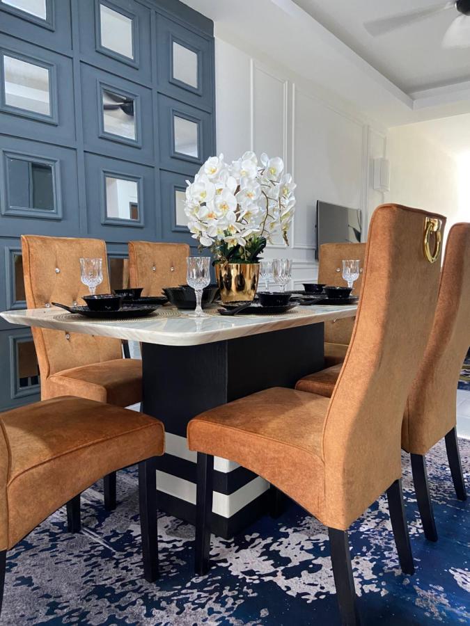 Cheerfull3 Bedroom Townhouse Terrace Kampung Dengkil Esterno foto